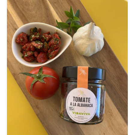 Tomate a la albahaca