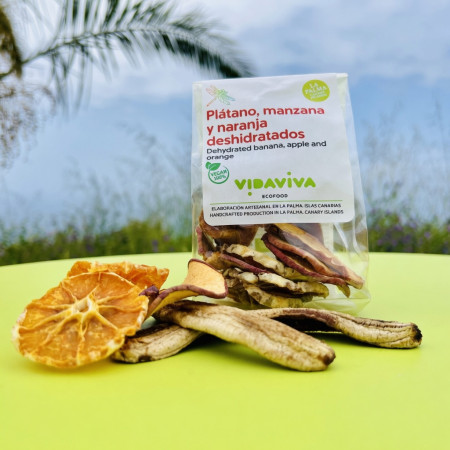 Plátano, manzana y naranja deshidratados