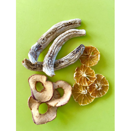 Plátano, manzana y naranja deshidratados