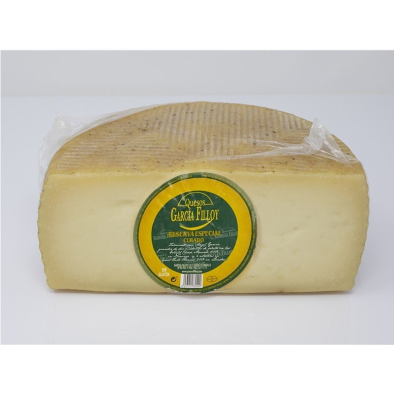 Queso Reserva Especial Curado tres leches 1/2 de pieza grande (al vacío) aprox. 1'3 kg